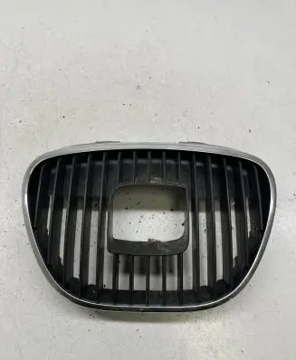 Seat Ibiza III (6L) Front bumper upper radiator grill