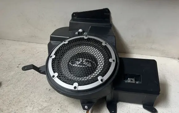Mitsubishi ASX Subwoofer speaker 8720A136