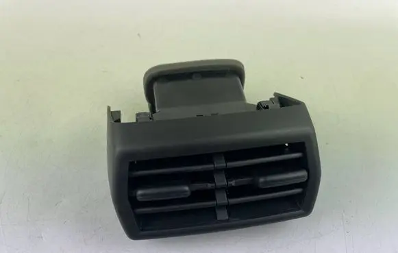 Rear air vent grill