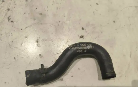 Audi A3 S3 8P Engine coolant pipe/hose 1K0121058