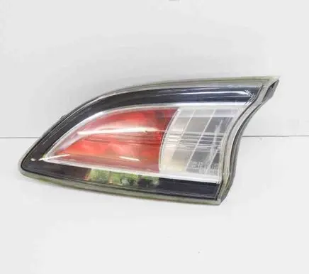 Tailgate rear/tail lights