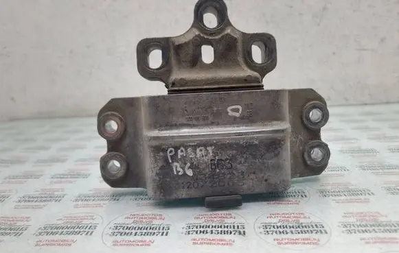 Volkswagen PASSAT B6 Gearbox mount 3C0199555AA