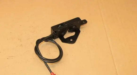 BMW X5 E53 Tailgate/trunk/boot lock/catch/latch 8408963