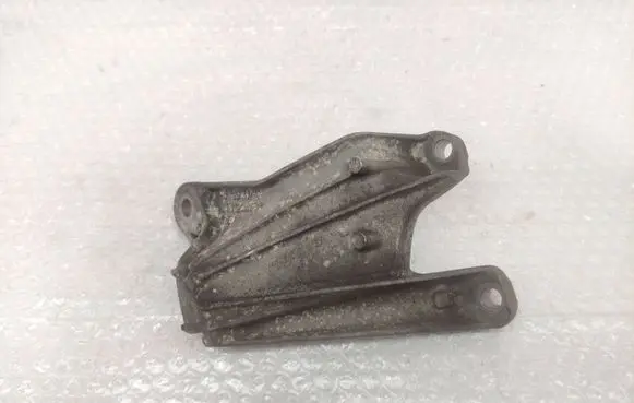 Audi A8 S8 D3 4E Engine mounting bracket 4E0199907BF