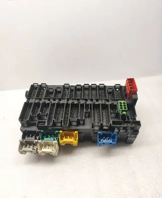 Volkswagen Transporter - Caravelle T4 Fuse box set 357937039