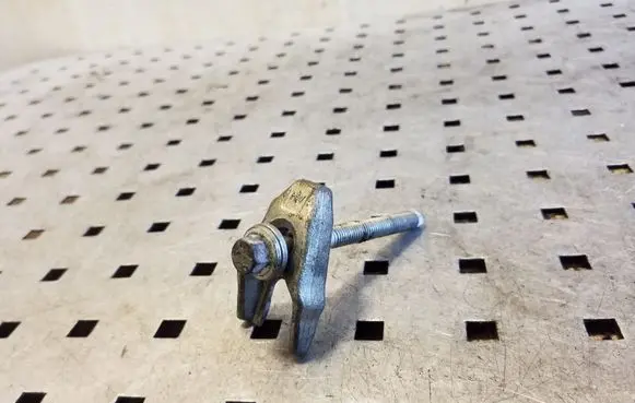Nissan Qashqai Fuel Injector clamp holder