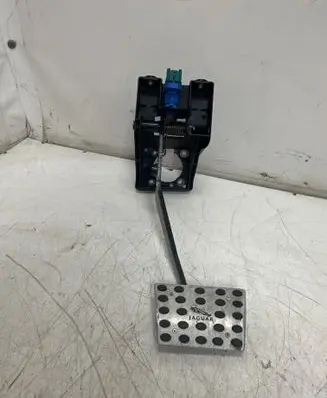 Jaguar XJ X351 Brake pedal 199A05016