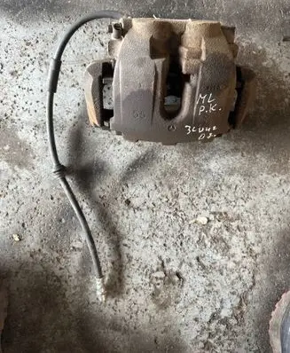Mercedes-Benz ML W164 Front brake caliper