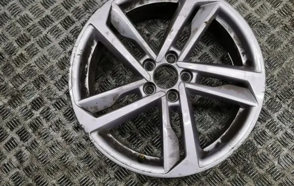 Audi A1 R17 alloy rim 82A601025K