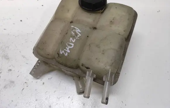Mazda 3 I Coolant expansion tank/reservoir 3M5H8K218