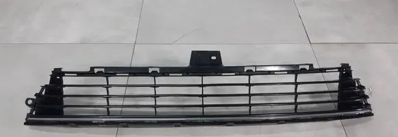 Toyota Auris E180 Front bumper lower grill 5311202670