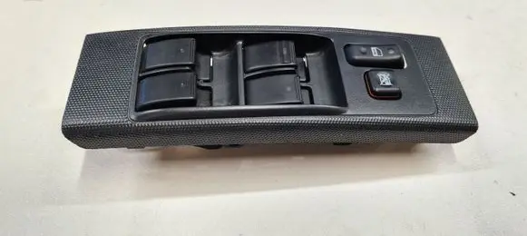 Toyota Corolla Verso AR10 Electric window control switch 848200F030