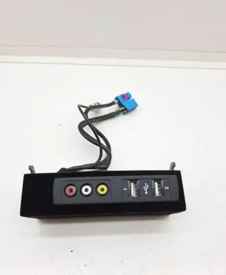 Mercedes-Benz S W222 USB socket connector A2228210511