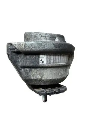 BMW 5 E60 E61 Engine mount bracket 6769874
