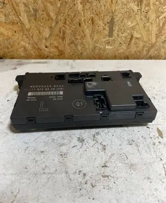 Mercedes-Benz S W220 Door control unit/module 2118706926 00401696