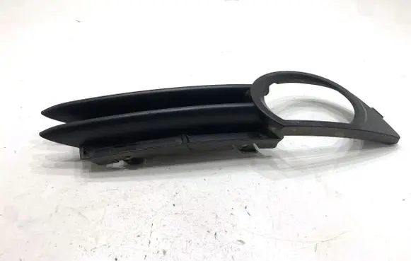 Audi A3 S3 8P Front bumper lower grill 8P4807682B