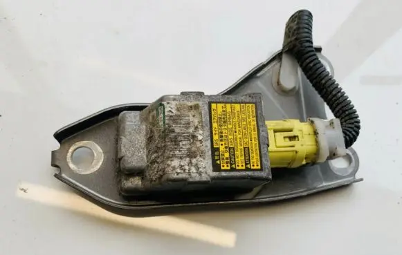 Toyota Avensis Verso Airbag deployment crash/impact sensor 8983044010 89830-44010
