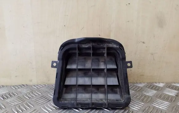 Audi A5 Sportback 8TA Quarter panel pressure vent 8K0819161B