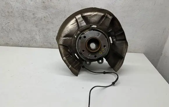 BMW 7 F01 F02 F03 F04 Rear wheel hub 6797448
