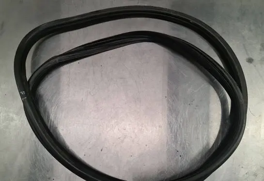 Peugeot 407 Front door rubber seal