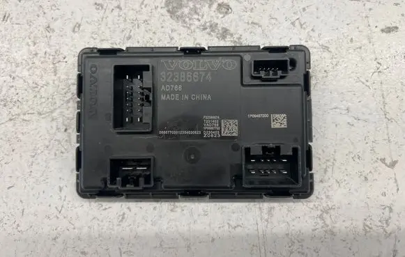 Volvo XC90 Tow bar trailer control unit/module 32386674 P32386674 1P0948720D