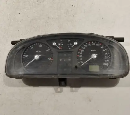 Renault Laguna II Speedometer (instrument cluster) 8200170297