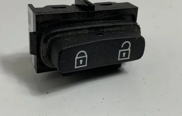 Volvo V70 Central locking switch button 973980