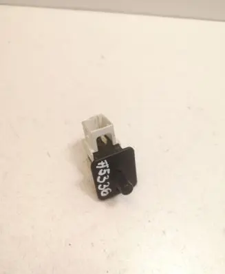 Mercedes-Benz E W211 Front door sensor 2028209410