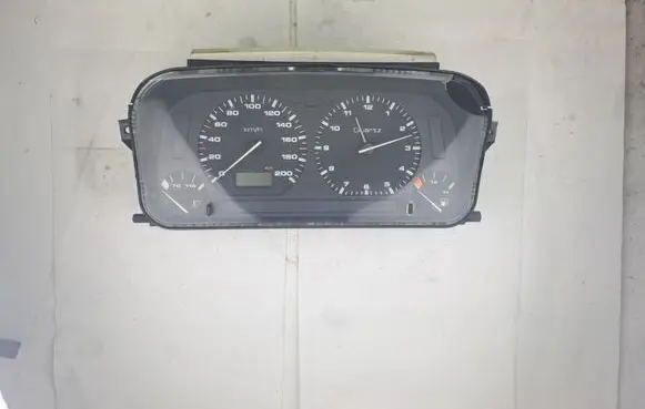 Volkswagen Caddy Speedometer (instrument cluster) 87001323 88311235