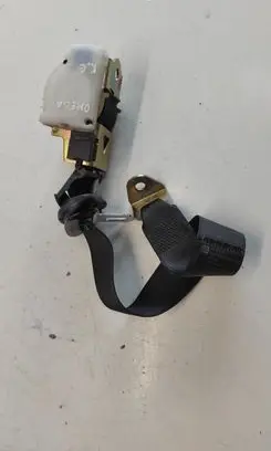 Opel Omega B1 Rear seatbelt 90379451 5015 G3410