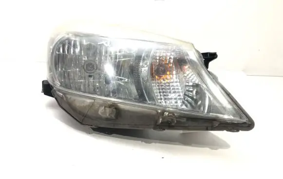 Toyota Yaris Headlight/headlamp