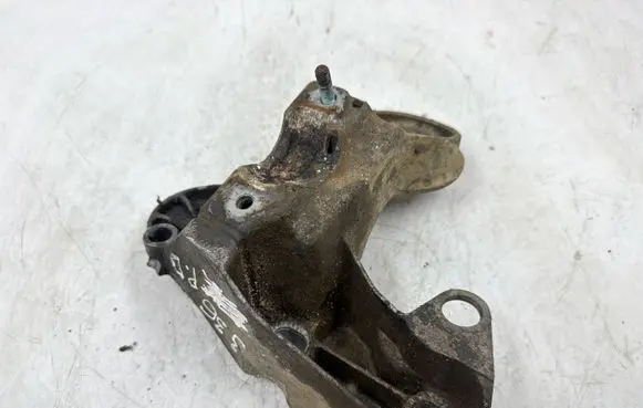 Audi A4 S4 B5 8D Engine mounting bracket 4B0199352B