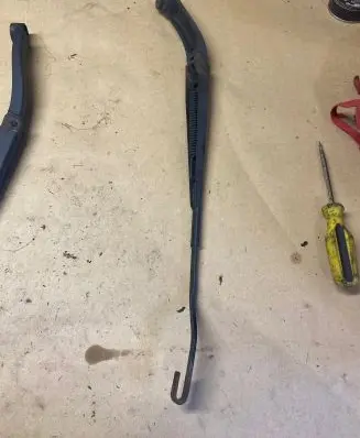 Chevrolet Epica Front wiper blade arm DY06E3LHD DY06E3