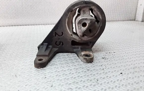 Jeep Cherokee Engine mount bracket