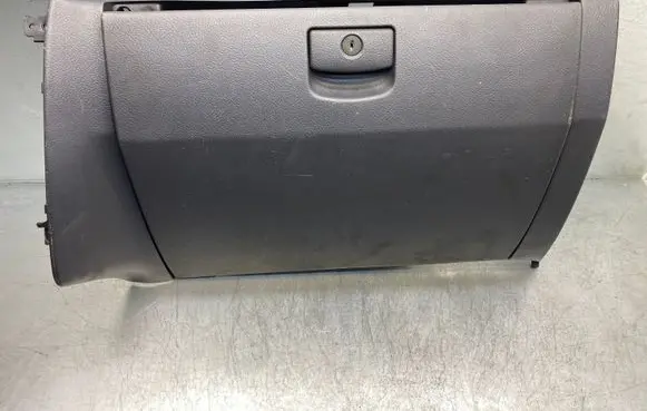 KIA Sorento Glove box 848303E000