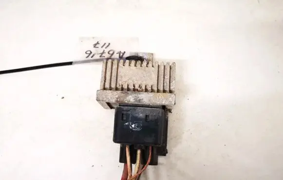 Renault Megane II Glow plug pre-heat relay 7700115078