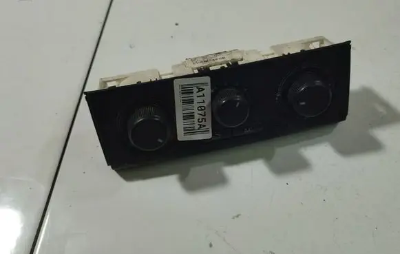 Skoda Roomster (5J) Climate control unit 6870002