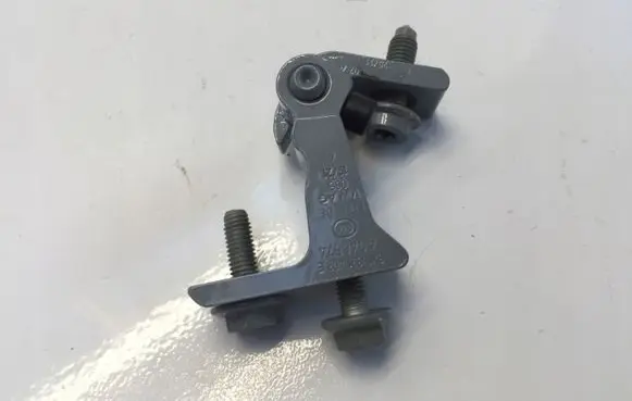 Audi Q2 - Rear door upper hinge 8X0831403E