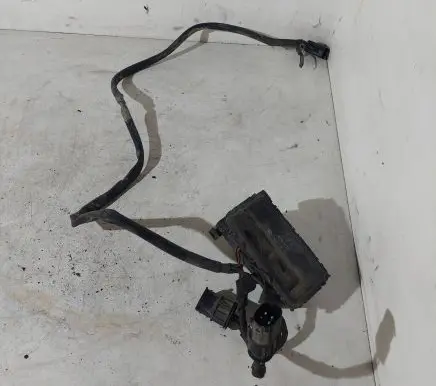 BMW 5 E39 Coolant fan relay 67326921354