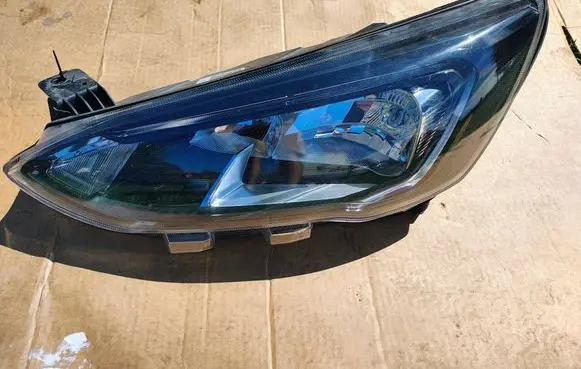 Ford Focus Headlight/headlamp MX7B13E015CC 8003098089