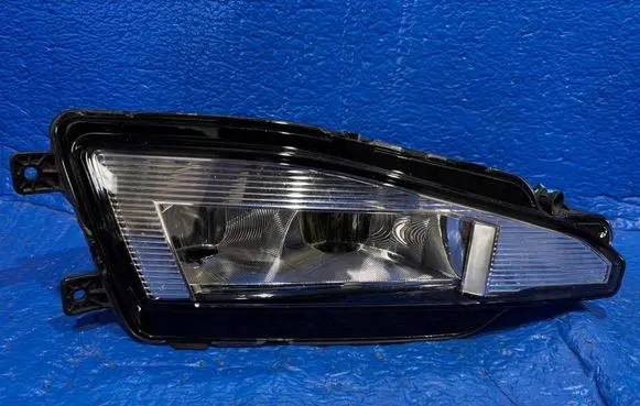 Volkswagen PASSAT B8 Front fog light 3G0941699