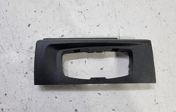 BMW 1 F20 F21 Panel trim 9211305