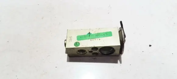 Renault Laguna I Air conditioning (A/C) expansion valve 7032102239