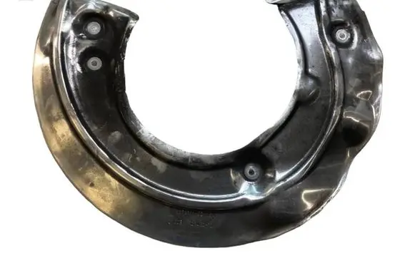 BMW X7 G07 Front brake disc dust cover plate 6878311