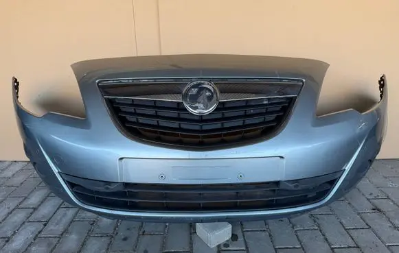 Opel Meriva B Front bumper 13267699