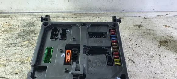 Volkswagen PASSAT B5.5 Fuse module S108152001