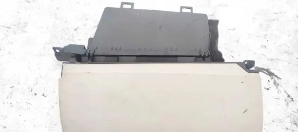 Mercedes-Benz A W169 Glove box