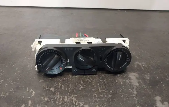 Volkswagen Fox Climate control unit 6Q0820045G