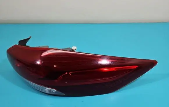 Hyundai Elantra VI Rear/tail lights 92402-F2 IMPRK1519582