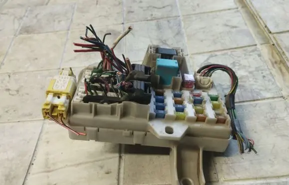 Mazda 6 Fuse module